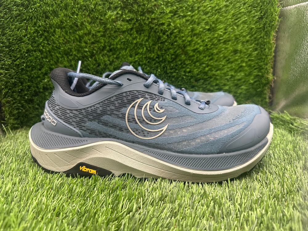 Topo Athletic Ultraventure 4 Athletic Sneaker Women's 9 Gray Mesh Running Gym
